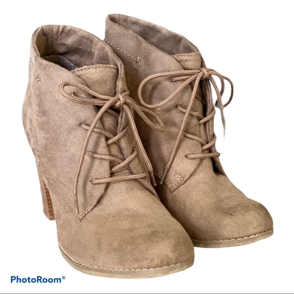 Lace Up Gray/Olive Heeled Boots